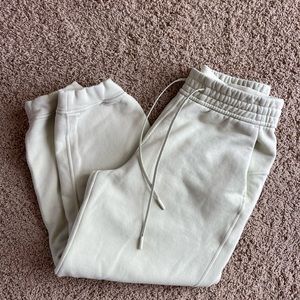 Lululemon loungeful crop jogger